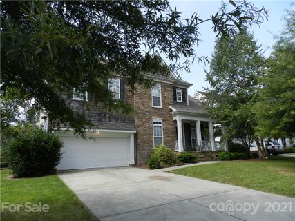 1225 Whitetail Drive