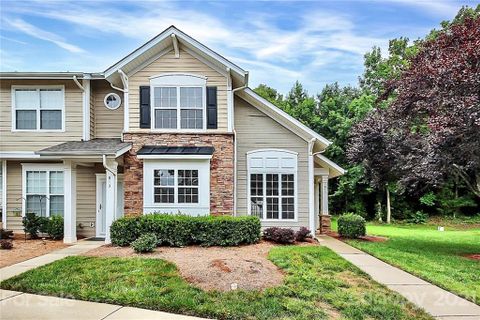 815 Lacebark Drive