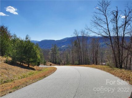 24 Crystal Heights Drive sold home in Crystal Heights, Hendersonville, NC
