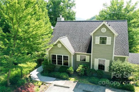 40 Sanctuary Drive 8 & 29 / 1