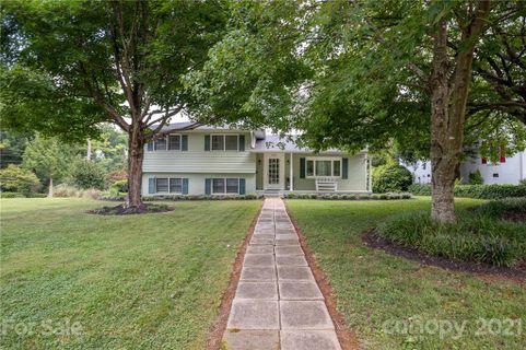 602 Holiday Road