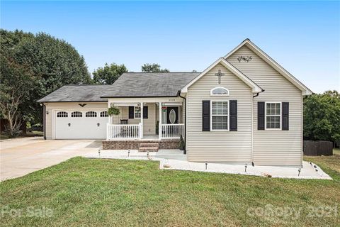 3828 Heather Glen Court sold home in Ridge Crest, Maiden, NC