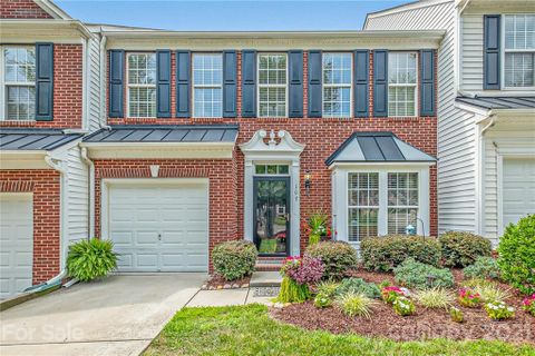 107 N Arcadian Way