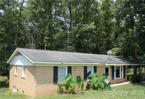 2211 Club Court