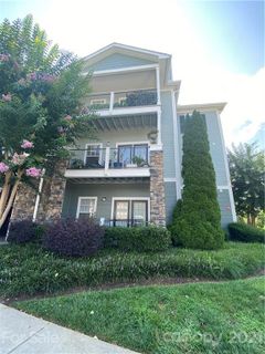 200 Vista Lake Drive 201