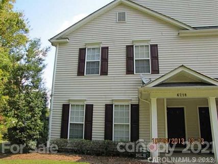 6218 Ginkgo Lane