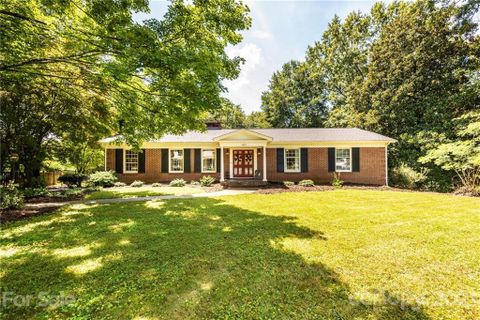 1021 13th Avenue sold home in Rock Acres, Hickory, NC