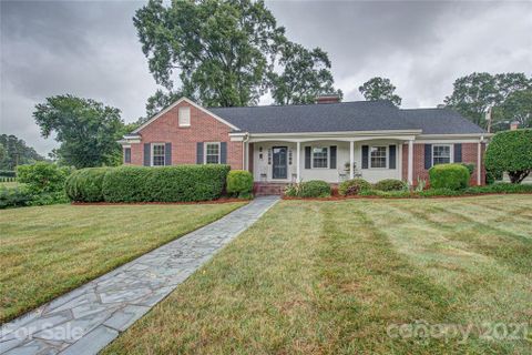 300 W 11th Avenue sold home in FOREST HILLS, Gastonia, NC