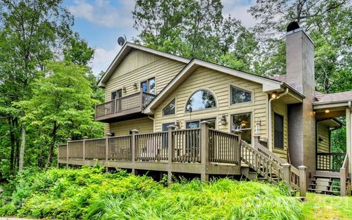 225 Bobcat Trail sold home in The Forest at Rixhaven, Saluda, NC
