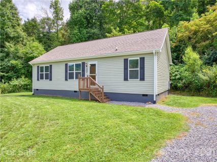 267 Inglewood Cove Road sold home in Country Place Of Waynesville, Waynesville, NC