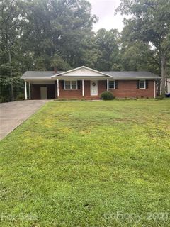 308 Lakeview Road