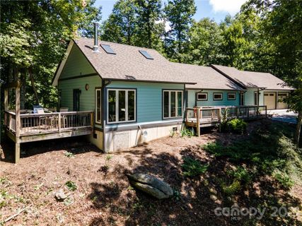 230 Winding Ridge Road sold home in Toms Creek, Black Mountain, NC