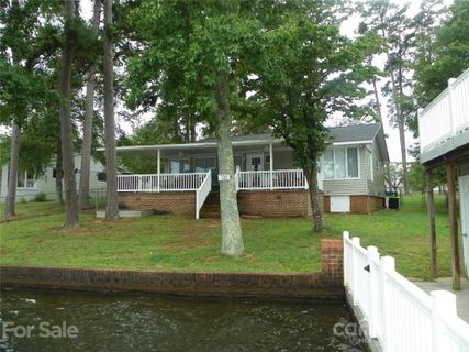 762 Pinehaven Drive