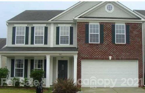 916 Skywatch Lane