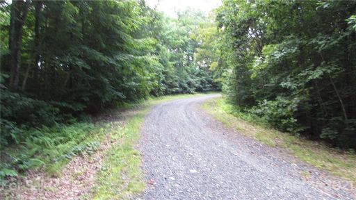 00 Trails End Road 27 sold home in Alpine Mountain, Little Switzerland, NC