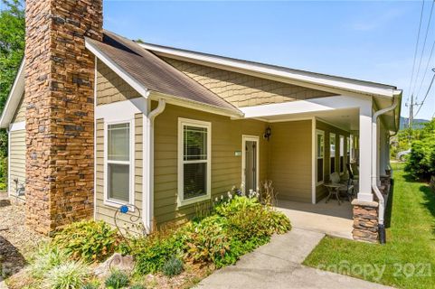 128 Lower Grassy Branch Road sold home in Lower Grassy Branch Cottages, Asheville, NC