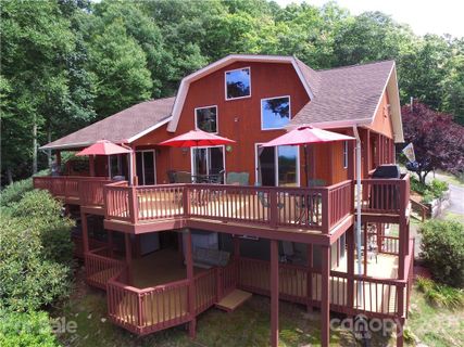 2285 Moonshine Mountain Road sold home in Moonshine Mountain, Burnsville, NC