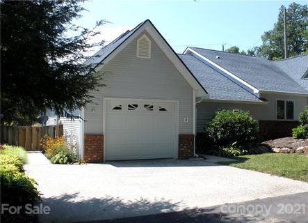 8 Silver Place sold home in Mountainbrook Village, Black Mountain, NC