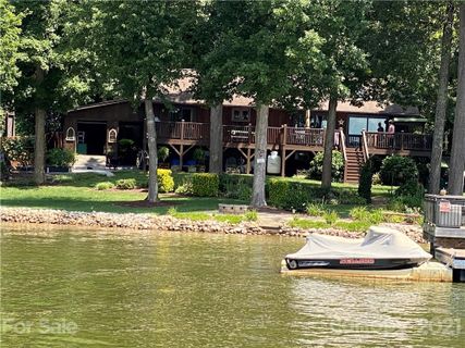Previously sold for $629,411