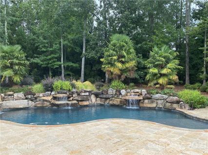 1617 Lookout Circle