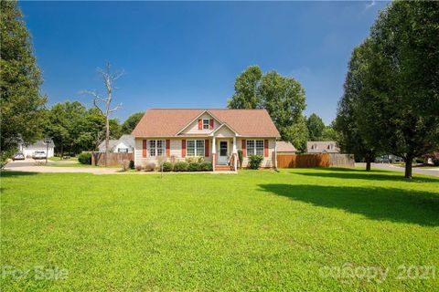 704 Pyxie Moss Court