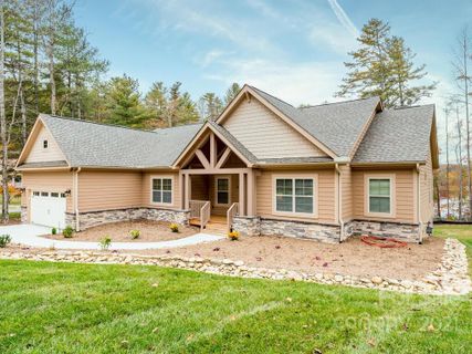 24 Mountain Lake Drive sold home in Flat Rock Lakes, Hendersonville, NC