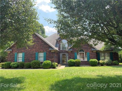 4300 Mackenzie Court