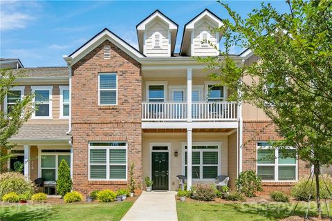 212 Overstone Court