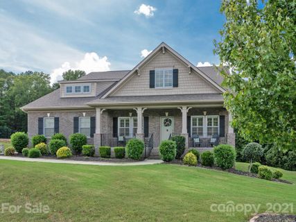 2103 Madeira Circle