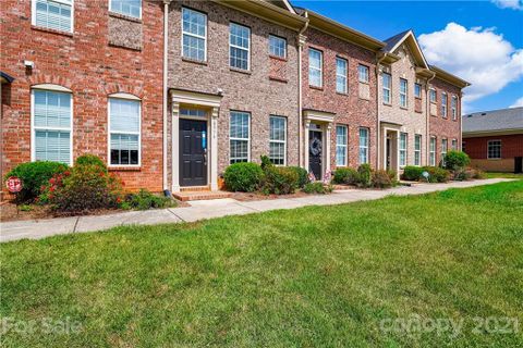 10976 Cedar Walk Lane