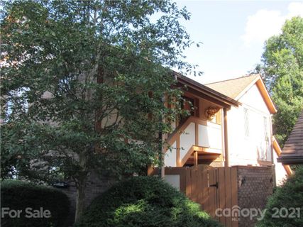 103 Fleetwood Plaza