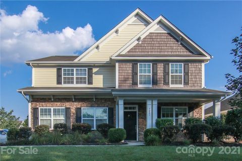 7001 Fountainbrook Drive