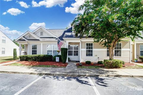 739 Waterfall Way
