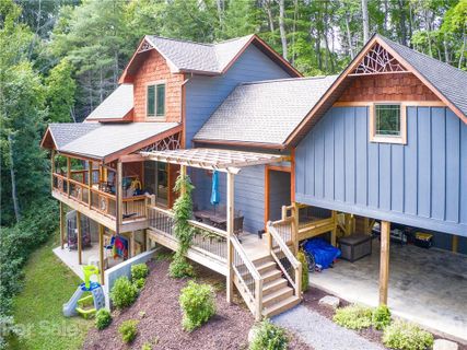 128 Flagstone Ridge sold home in Preserve at Chestnut Flats, Waynesville, NC