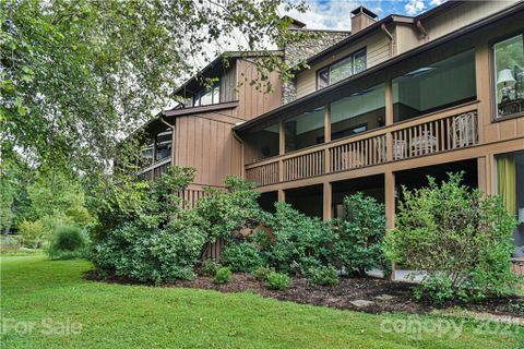 702 Crowfields Lane
