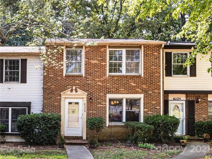 8226 Knights Bridge Road sold home in Sharon South II, Charlotte, NC