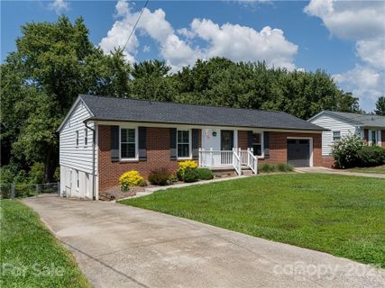 64 Starmount Drive