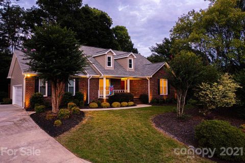 303 Setter Court