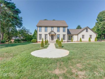 1401 Heatherloch Drive