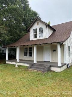 716 Main Street