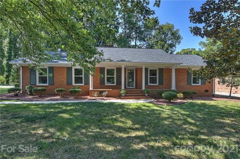 1301 Lynbrook Drive