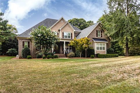 185 Arrow Point Lane