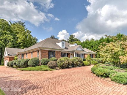 14 Ashley Place sold home in Ashley Place, Hendersonville, NC