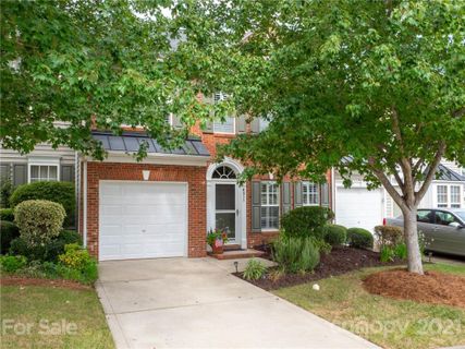 4211 Piccadilly Lane