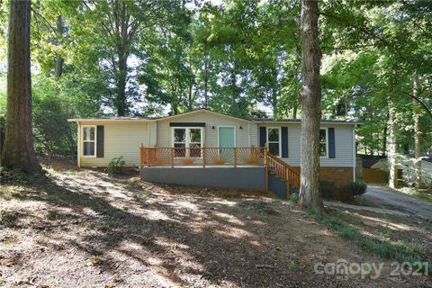 6500 Timberbrook Trail sold home in Carmel Woods, Stanley, NC
