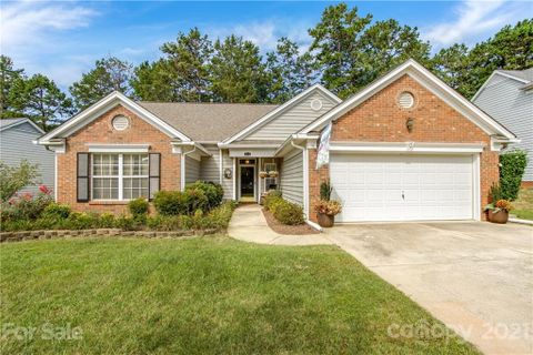 824 Lantern Way