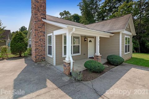 275 Old Farm School Road sold home in Lower Grassy Branch Cottages, Asheville, NC