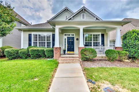 1121 Gainsborough Drive