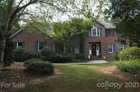 1913 Benjamin Drive
