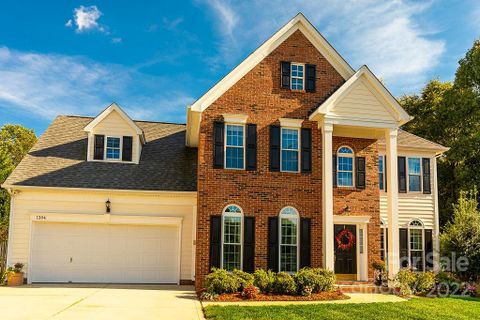 1394 Lloyd Place